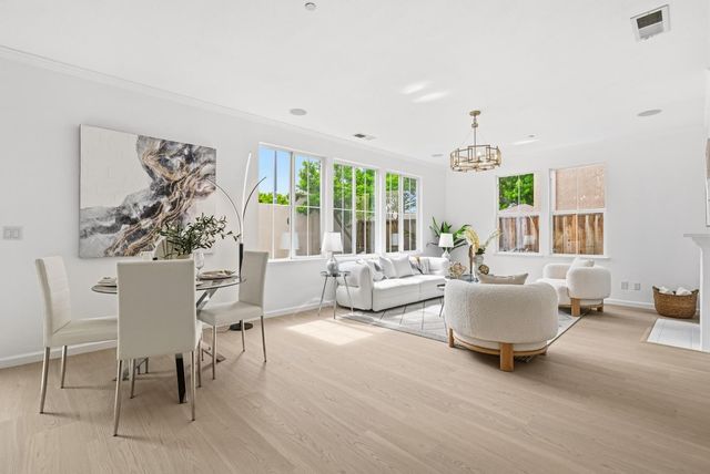 34306 Torrey Pine Ln, Union City, CA 94587