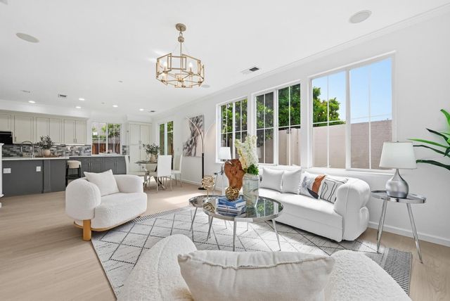 34306 Torrey Pine Ln, Union City, CA 94587