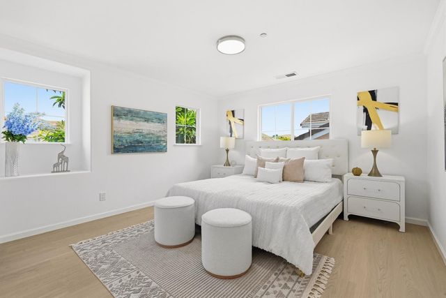 34306 Torrey Pine Ln, Union City, CA 94587