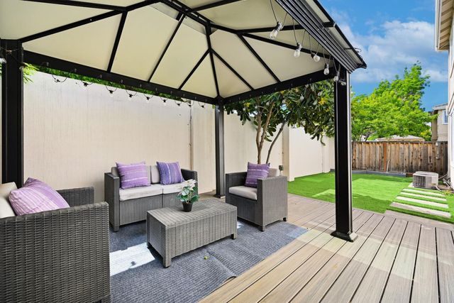 34306 Torrey Pine Ln, Union City, CA 94587