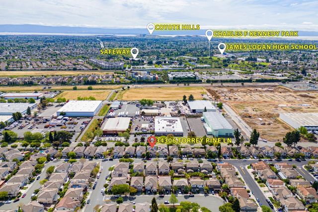 34306 Torrey Pine Ln, Union City, CA 94587