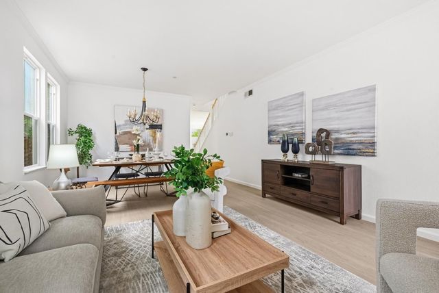 34306 Torrey Pine Ln, Union City, CA 94587