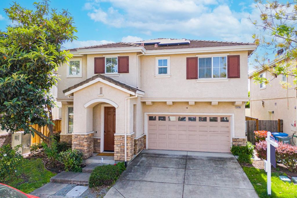 34306 Torrey Pine Ln, Union City, CA 94587