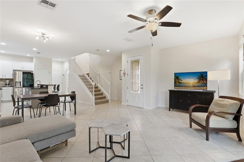 Image 5 of property listing at 5335 HIDDEN CYPRESS LANE, Oviedo, FL 32765