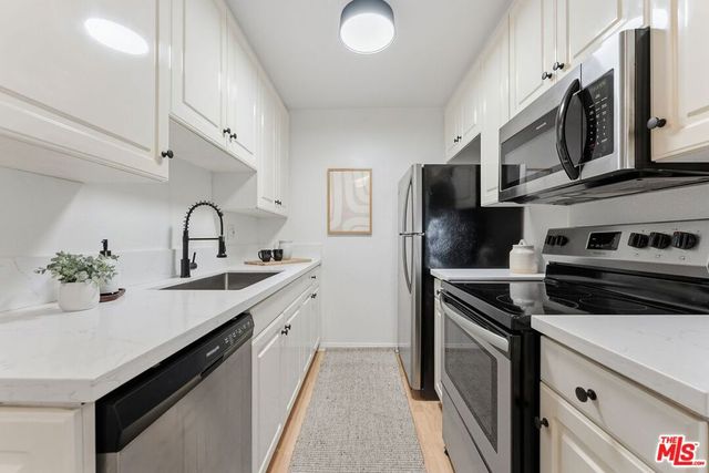 2308 Schader Drive 308, Santa Monica, CA 90404