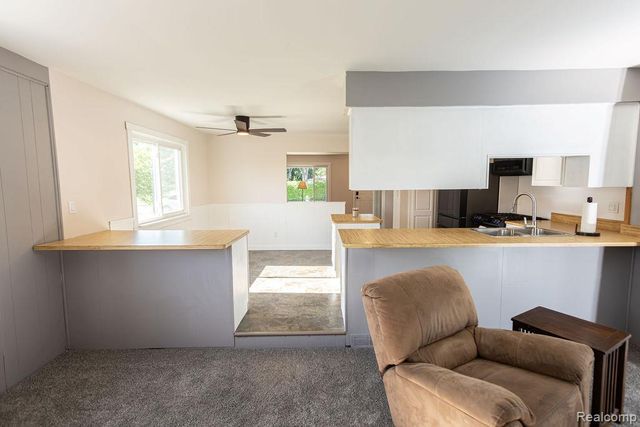 15270 Cambridge Drive, Fraser, MI 48026