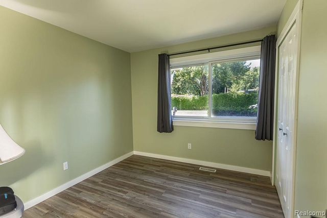 15270 Cambridge Drive, Fraser, MI 48026