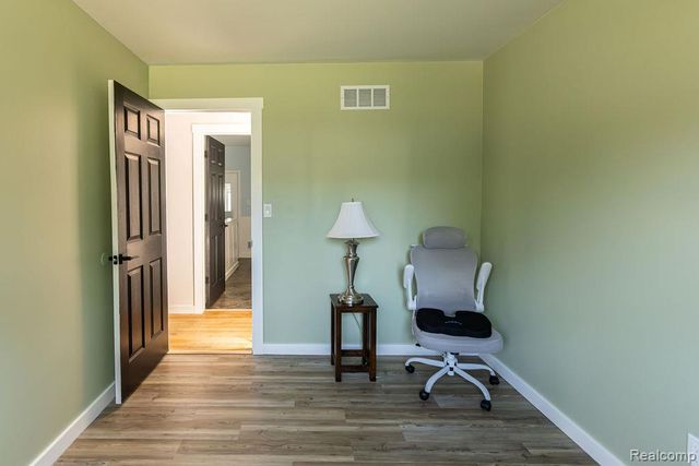 15270 Cambridge Drive, Fraser, MI 48026