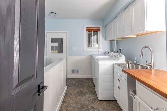 15270 Cambridge Drive, Fraser, MI 48026