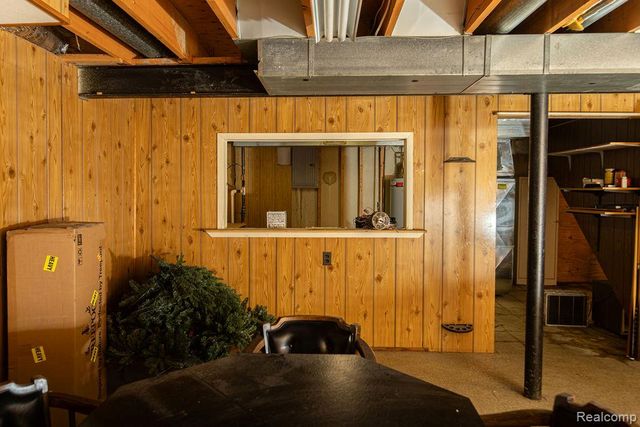 15270 Cambridge Drive, Fraser, MI 48026