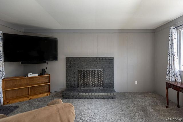 15270 Cambridge Drive, Fraser, MI 48026