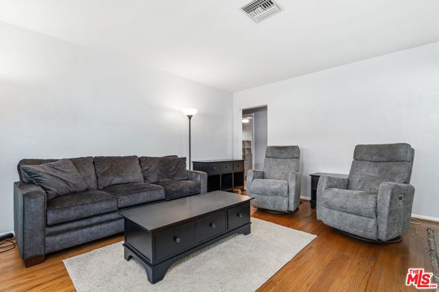 2144 N Pepper Street, Burbank, CA 91505