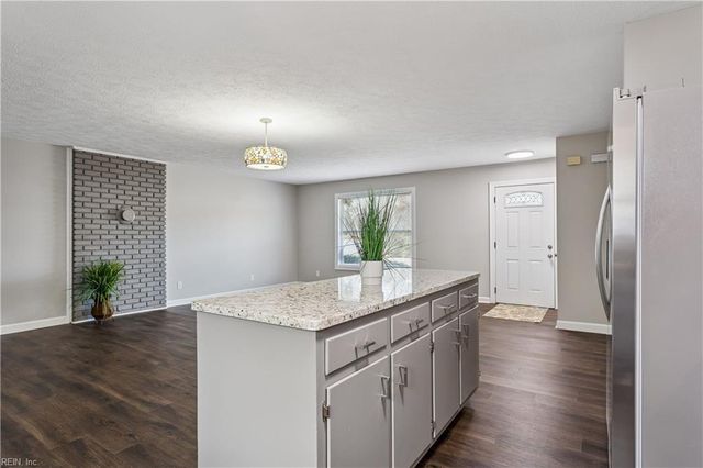 812 Winslow DR, Newport News, VA 23608