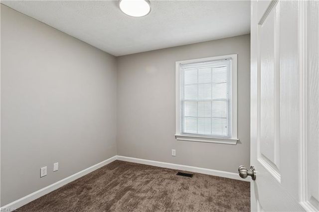 812 Winslow DR, Newport News, VA 23608