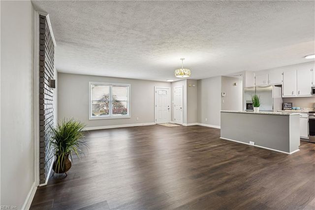 812 Winslow DR, Newport News, VA 23608