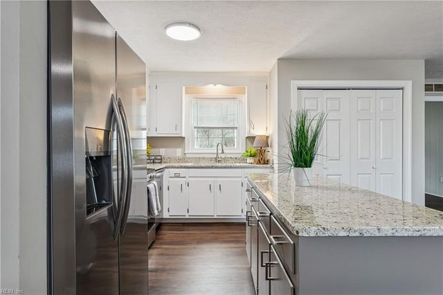 812 Winslow DR, Newport News, VA 23608