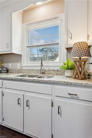 812 Winslow DR, Newport News, VA 23608