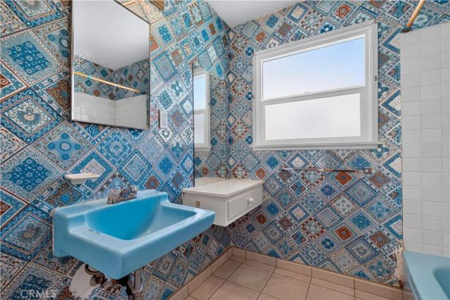 23032 Cohasset Street, West Hills, CA 91307