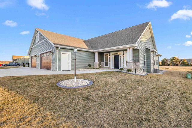 1386 LIGHTHOUSE VILLAGE ROAD, Fond Du Lac, WI 54937