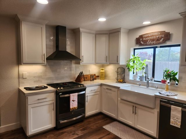 861 River Bluff Ct, Oakdale, CA 95361