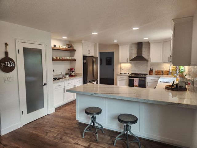 861 River Bluff Ct, Oakdale, CA 95361