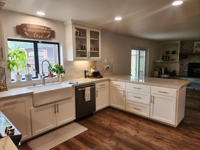 861 River Bluff Ct, Oakdale, CA 95361