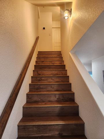 861 River Bluff Ct, Oakdale, CA 95361