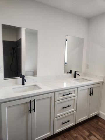 861 River Bluff Ct, Oakdale, CA 95361