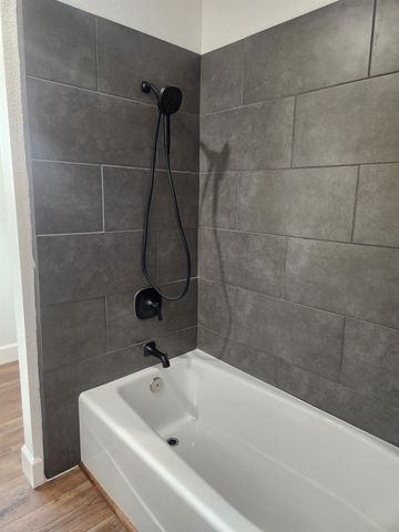 861 River Bluff Ct, Oakdale, CA 95361