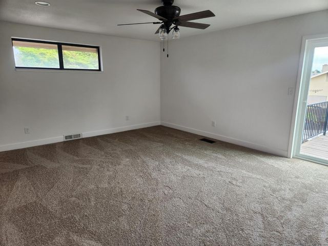 861 River Bluff Ct, Oakdale, CA 95361