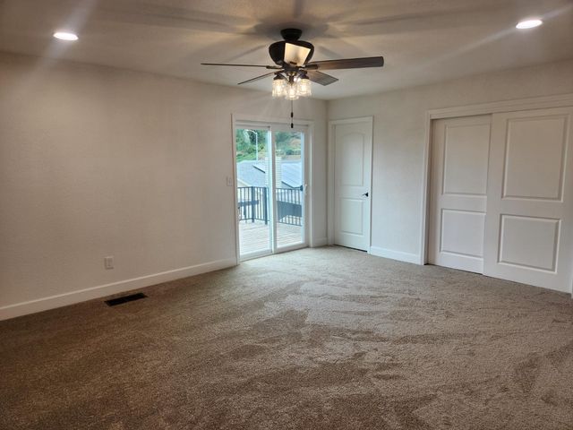 861 River Bluff Ct, Oakdale, CA 95361