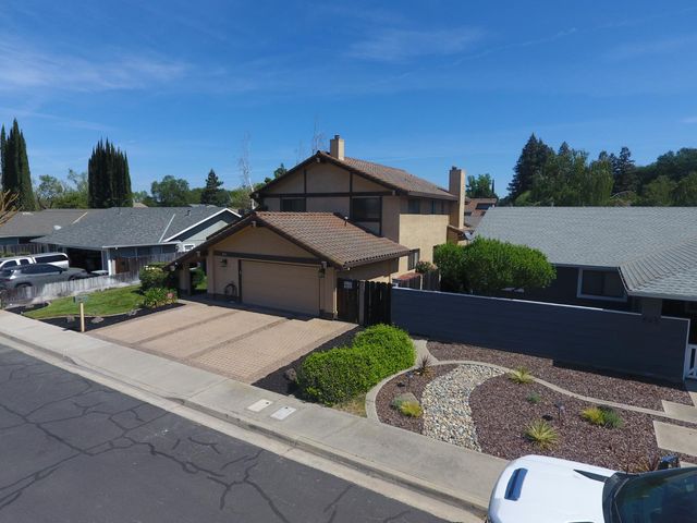 861 River Bluff Ct, Oakdale, CA 95361