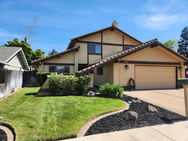 861 River Bluff Ct, Oakdale, CA 95361
