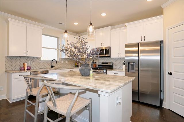 1376 Sunny Valley Lane, Braselton, GA 30517