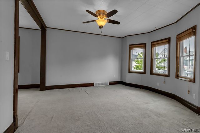 55 Mount Vernon Avenue, West Seneca, NY 14210