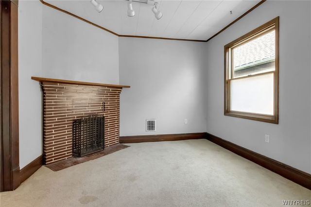 55 Mount Vernon Avenue, West Seneca, NY 14210