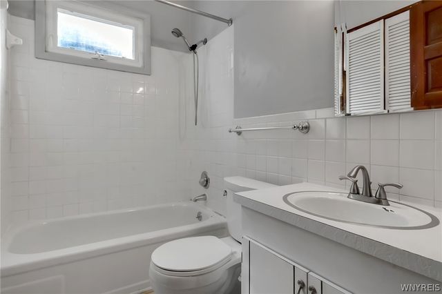 55 Mount Vernon Avenue, West Seneca, NY 14210
