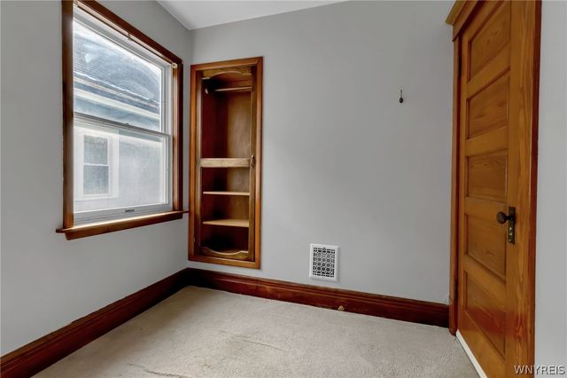 55 Mount Vernon Avenue, West Seneca, NY 14210
