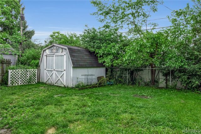 55 Mount Vernon Avenue, West Seneca, NY 14210