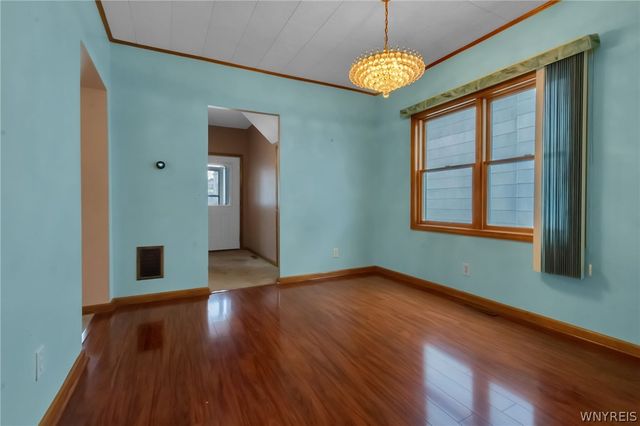 55 Mount Vernon Avenue, West Seneca, NY 14210
