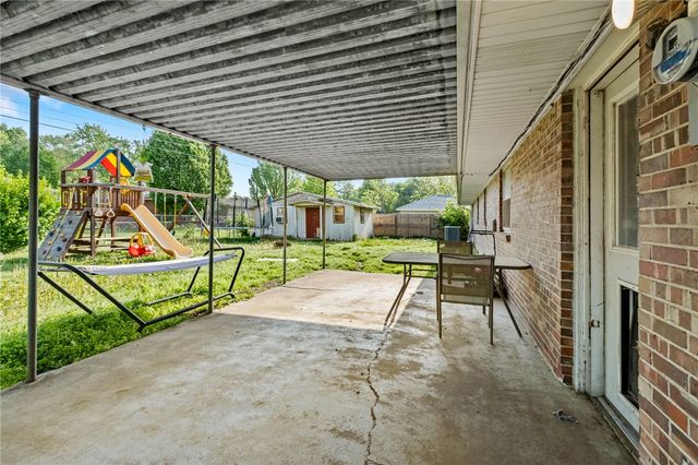 1906 Sisco Avenue, Springdale, AR 72762
