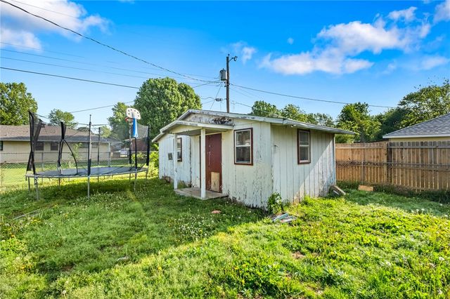 1906 Sisco Avenue, Springdale, AR 72762