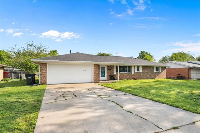 1906 Sisco Avenue, Springdale, AR 72762