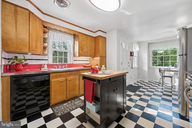 124 CHESTNUT AVE, Washington Grove, MD 20880