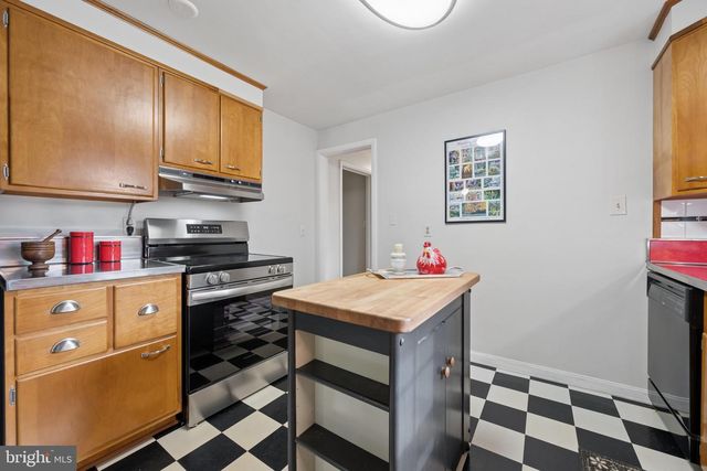 124 CHESTNUT AVE, Washington Grove, MD 20880