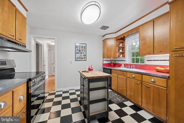 124 CHESTNUT AVE, Washington Grove, MD 20880
