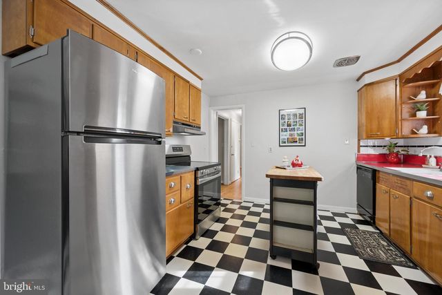 124 CHESTNUT AVE, Washington Grove, MD 20880