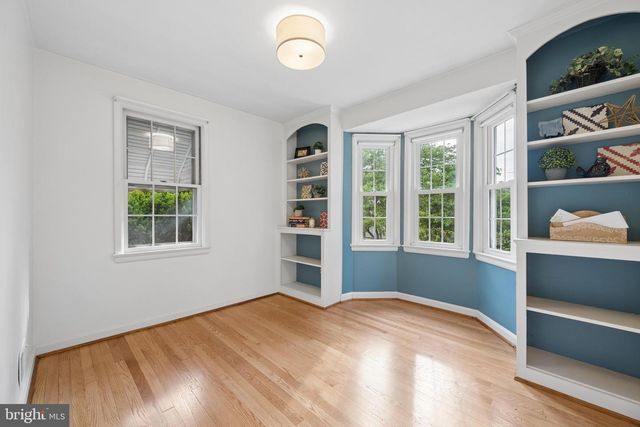124 CHESTNUT AVE, Washington Grove, MD 20880