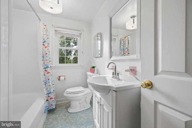 124 CHESTNUT AVE, Washington Grove, MD 20880