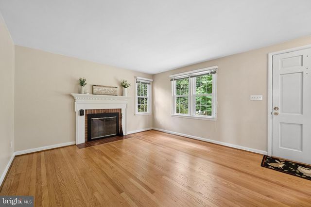 124 CHESTNUT AVE, Washington Grove, MD 20880